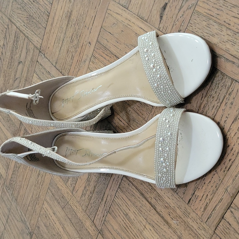 Betsey Johnson Mari Women's Sandal, Size 9W, White